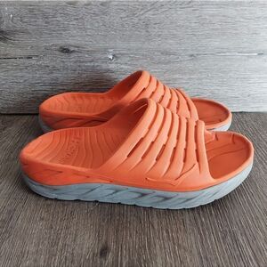 Hoka one One Ora Recovery Slide Sandal Men’s Size 10 Orange/Grey